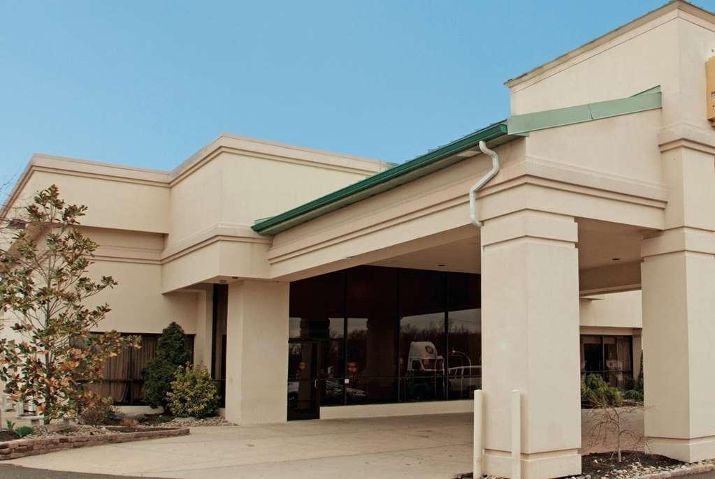 La Quinta By Wyndham Fairfield Nj Hotel Exterior photo