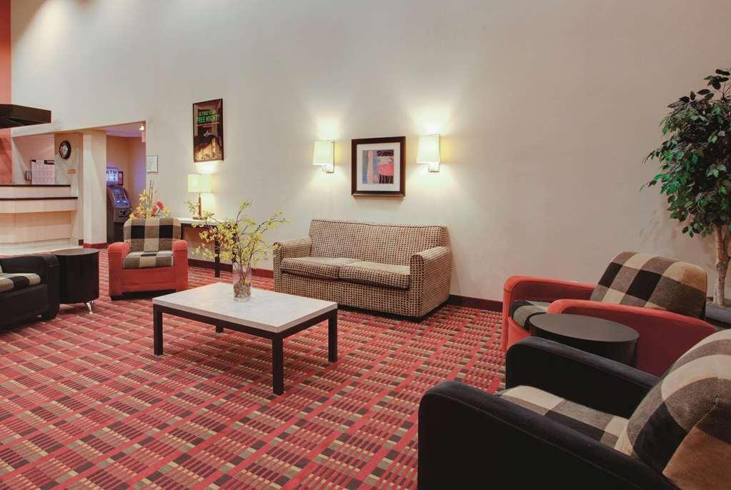 La Quinta By Wyndham Fairfield Nj Hotel Interior photo